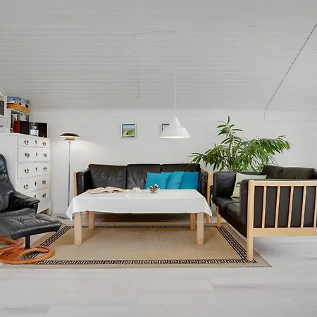 Three-bedroom In * Glesborg
