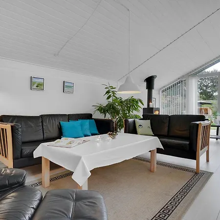Cozy Home In Glesborg With Wifi *