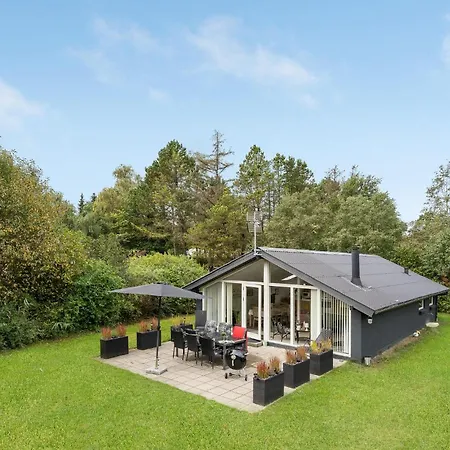 Holiday home Awesome In With Wifi Glesborg