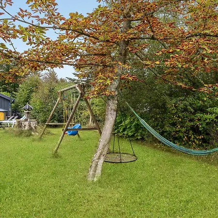 Three-bedroom In Glesborg
