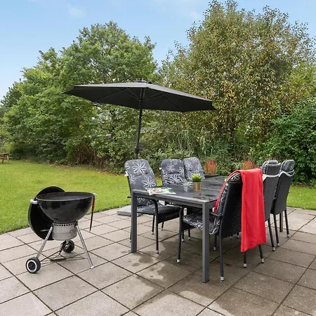 Three-bedroom In Glesborg