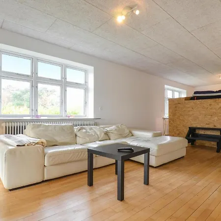 Cozy Home In Glesborg With Wifi