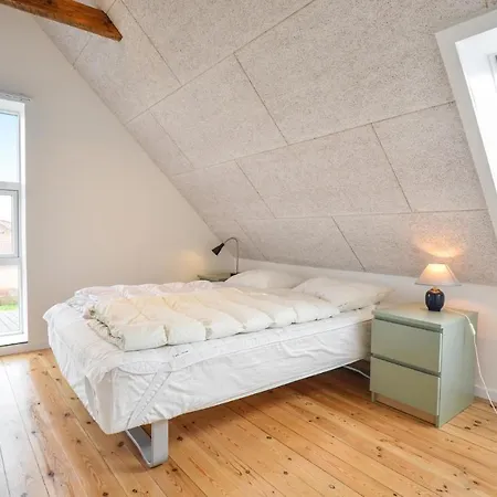 Dom wakacyjny Three-bedroom In