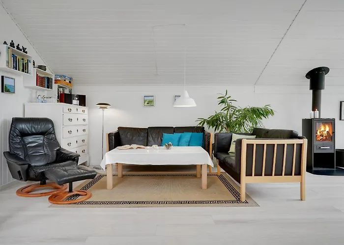 Three-bedroom In * Glesborg