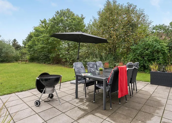 Three-bedroom In Glesborg