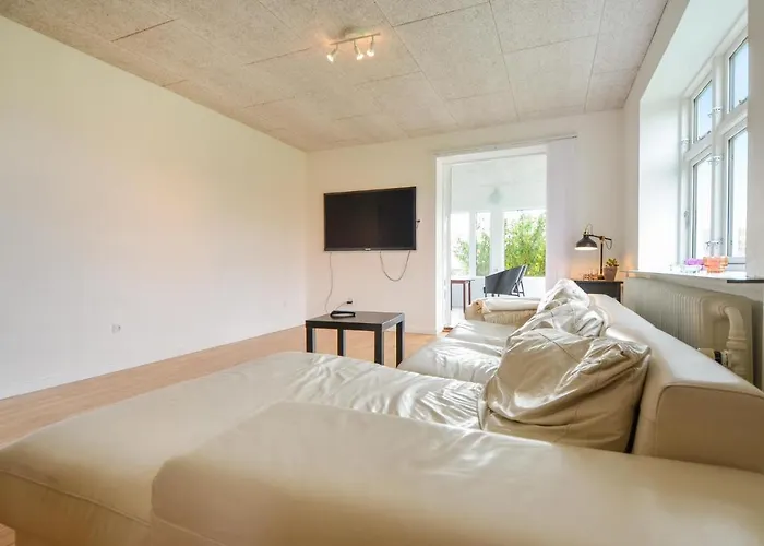 Tatil Evi Three-bedroom In Glesborg